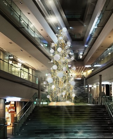 100本のリユース管楽器で装飾された“サステナブルクリスマスツリー”が登場！ここでしか食べられない限定パフェメニュー「ご褒美パフェ」を展開スタートのサブ画像2_イメージ