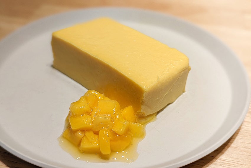 【Cafe965】6月限定・梅雨時に爽やかなスイーツ・マンゴーをたっぷり使用したチーズテリーヌを含む4品が登場のサブ画像2