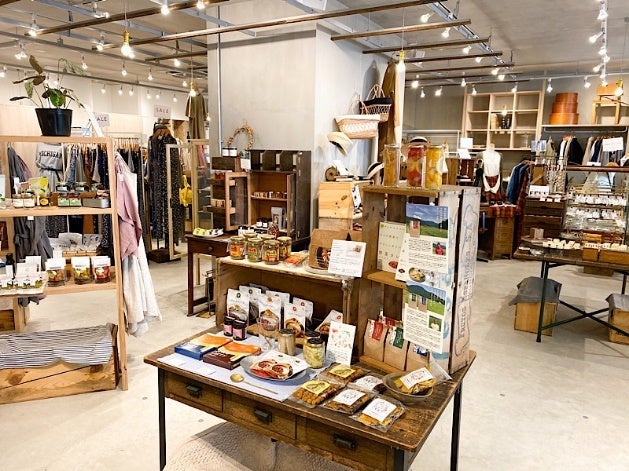 日常に豊かな生活を提案する「mumokuteki(ムモクテキ)」が福岡県に2店舗目の出店のサブ画像6_日本や海外の古物や二次流通品を再活用した店舗什器