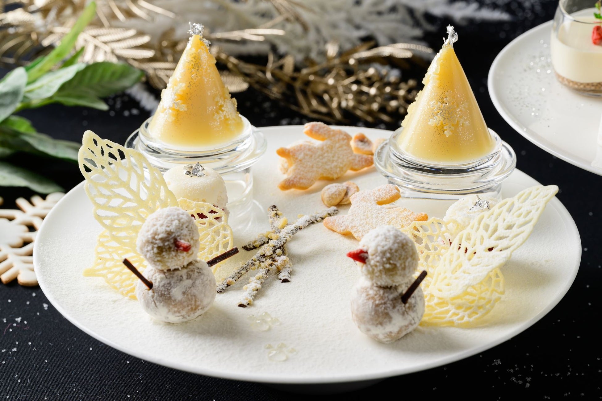 東京マリオットホテル　雪化粧を思わせる白銀の世界観「Vegan Afternoon Tea -Winter-」を発売のサブ画像3_スイーツ　イメージ