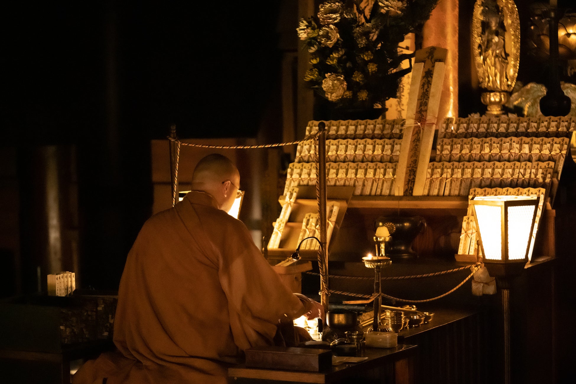 祈りの聖地と『FARO(ファロ)』のコラボレーション企画 第4弾　世界文化遺産　“日本仏教の母山” 『比叡山延暦寺』のサブ画像6_根本中堂で行われる法要の様子