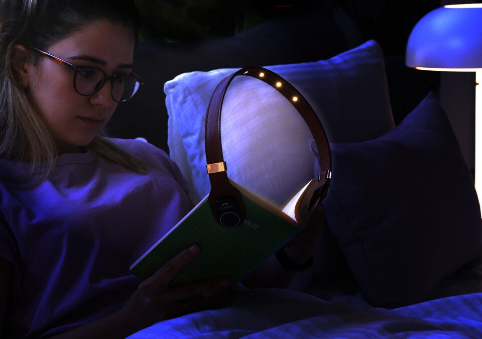 どんな姿勢でも楽に読書を楽しめる。目に優しいLEDで本を均一に照らす「LEDブックライト」のサブ画像2