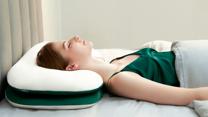 まるで雲の上で眠るような感覚の「体温調節枕」支援受付開始のメイン画像
