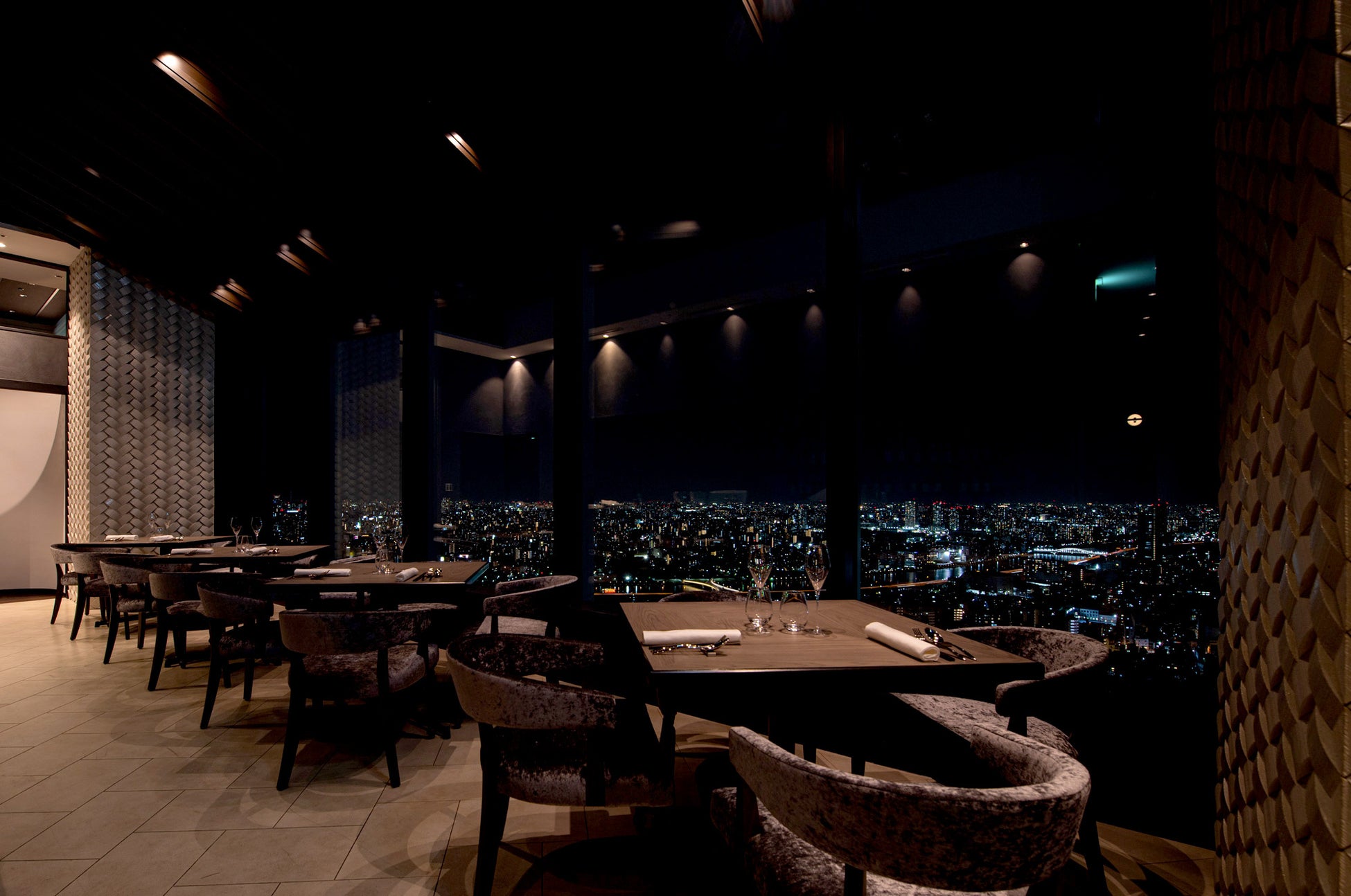 ミシュラン星獲得シェフの人気中華レストラン「Series the Sky」（シリーズ ザ スカイ）より、忘年会＆新年会コースの特別プランが登場のサブ画像8_東京ソラマチ31階の夜景をご堪能ください。