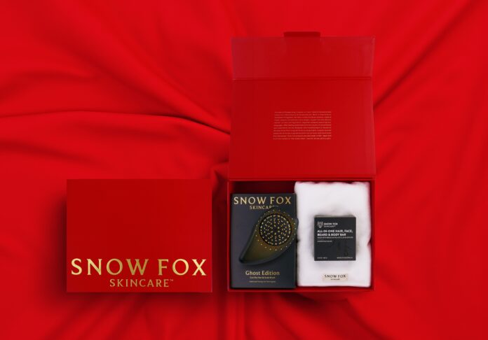 【シリーズ累計総売上40,000本突破】SNOW FOX SKINCAREカッサブラシ第４弾「プレミアム FOX カッサ ゴースト ヘアブラシ ブラック」 2025年1月10日 発売開始のメイン画像