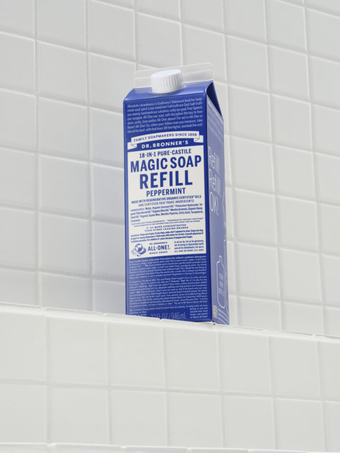 アメリカ生まれのオーガニックソープブランド「DR.BRONNER‘S(ドクターブロナー)」はプラスチックを82％削減した日本初上陸のマジックソープ詰め替えリフィルを6月1日に新発売します！のメイン画像
