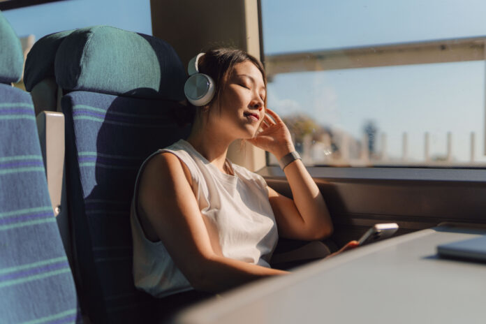 ブッキング・ドットコム、2025年夏の旅企画 第二弾！3名様限定の特別プラン「ととのい美旅！ーオーラを引き出す旅」を開催のメイン画像