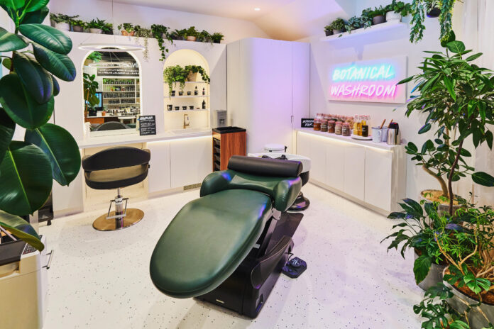 ナチュラルコスメブランドLUSHラッシュ独自のヘアサロンコンセプト「Lush HairLab」日本初上陸！ 9月20日（土）から髪と頭皮のスパ「ボタニカルウォッシュルーム」開始のメイン画像
