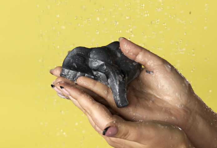 ＜ナチュラルコスメブランドLUSH＞ぷるぷるの感触に夢中！新シャワージェリー「ゾウがつなぐ道」が12月1日（月）より登場！のメイン画像